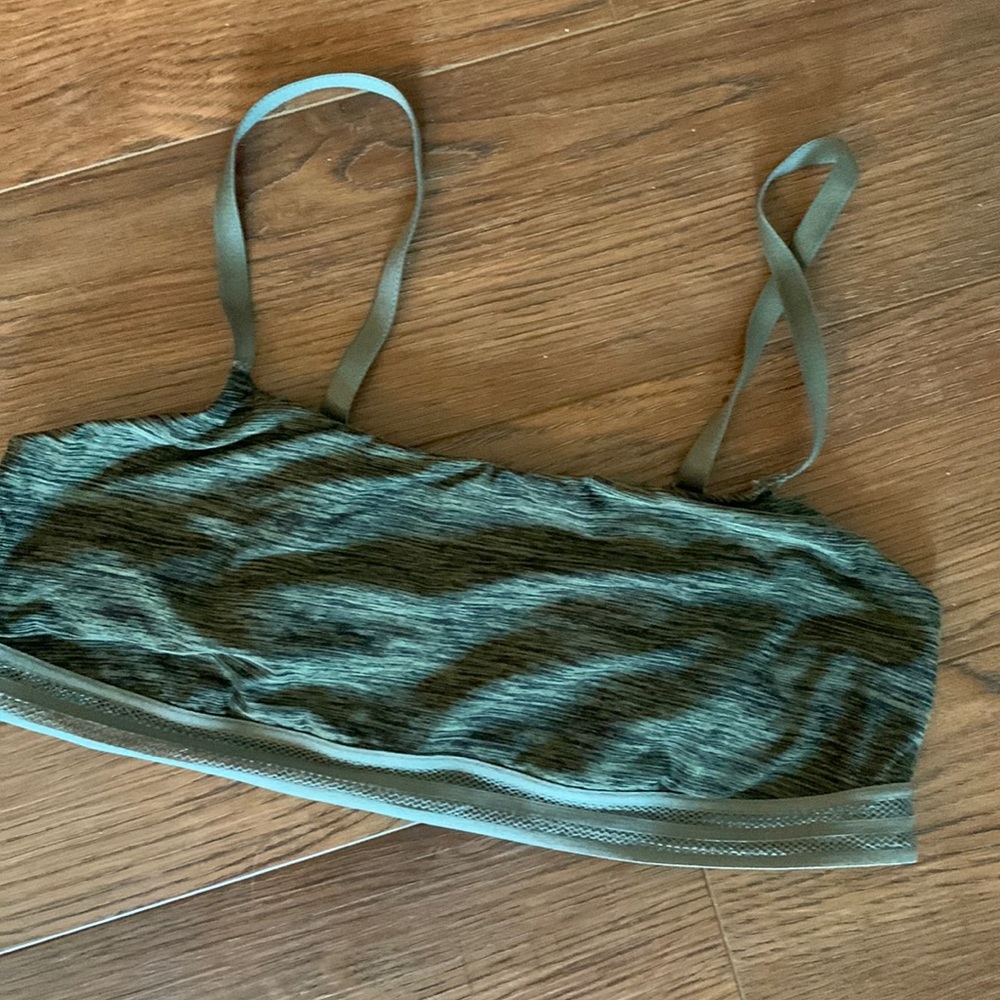 Dark green and black Victoria’s Secret bralett